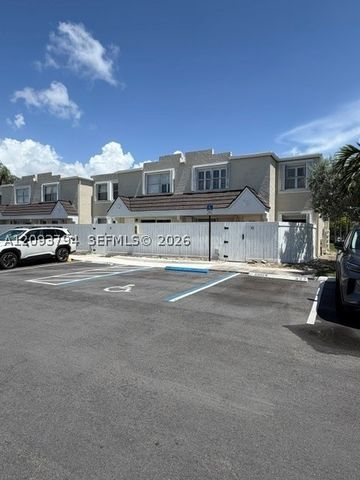 4590 SW 68th Ct Cir 8, Miami, FL 33155