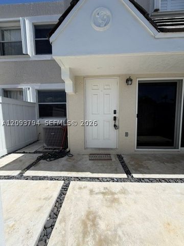 4590 SW 68th Ct Cir 8, Miami, FL 33155