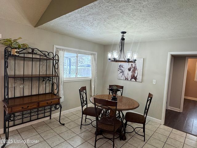 13609 Tennis Blvd, Louisville, KY 40272