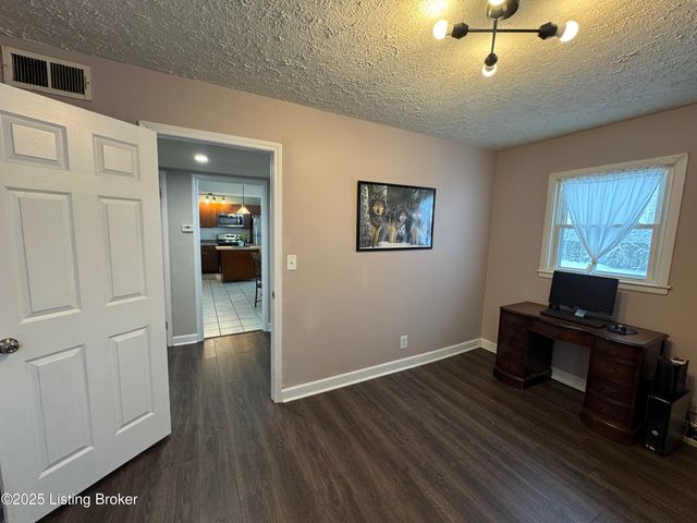 13609 Tennis Blvd, Louisville, KY 40272