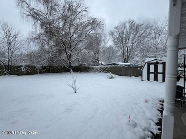 13609 Tennis Blvd, Louisville, KY 40272