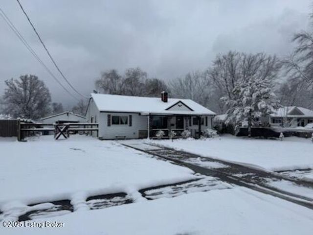 13609 Tennis Blvd, Louisville, KY 40272