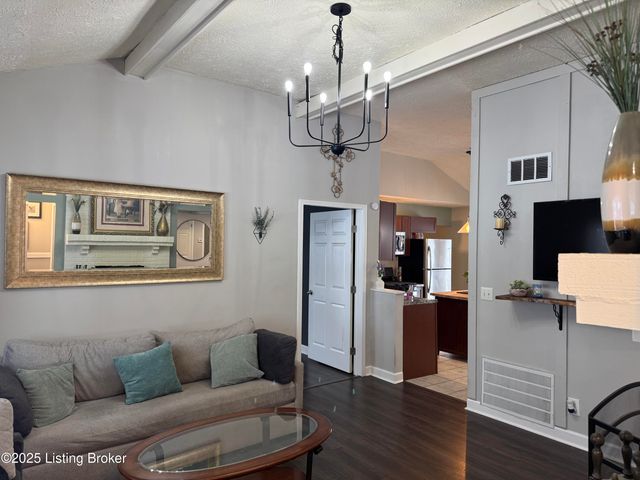 13609 Tennis Blvd, Louisville, KY 40272