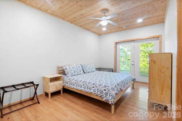 273 Rhododendron Road, Almond, NC 28702