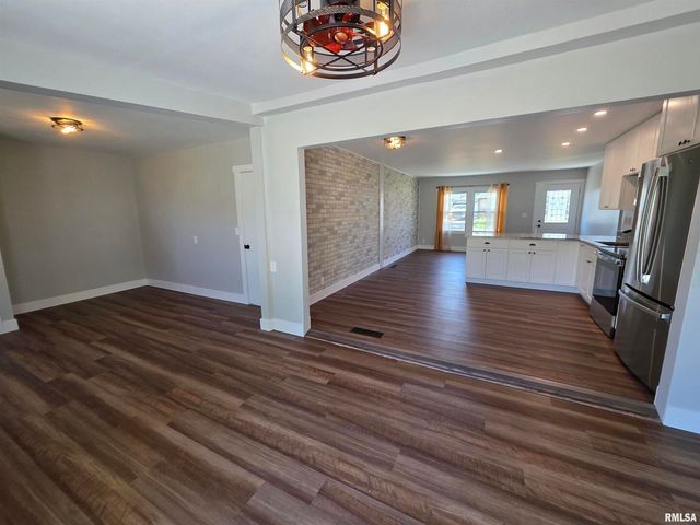 1031 GALBRAITH Drive, Clinton, IA 52732