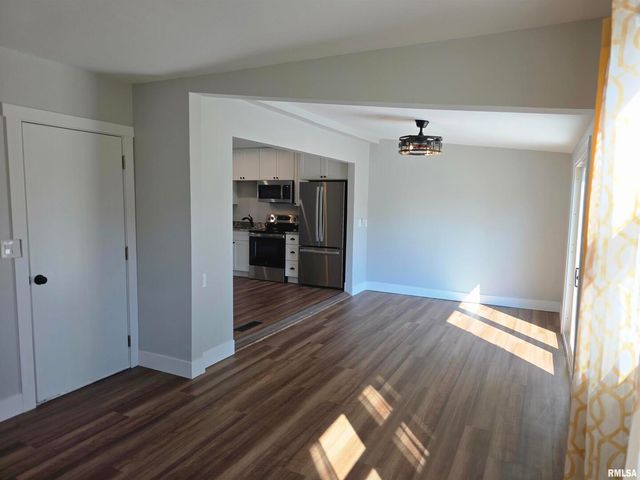 1031 GALBRAITH Drive, Clinton, IA 52732