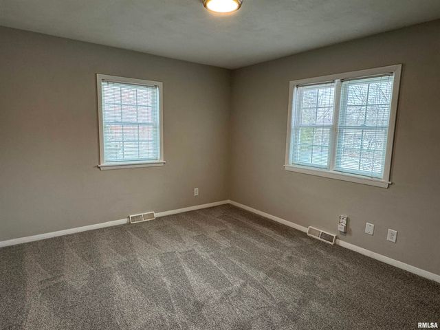 3319 MARQUETTE Street, Davenport, IA 52806