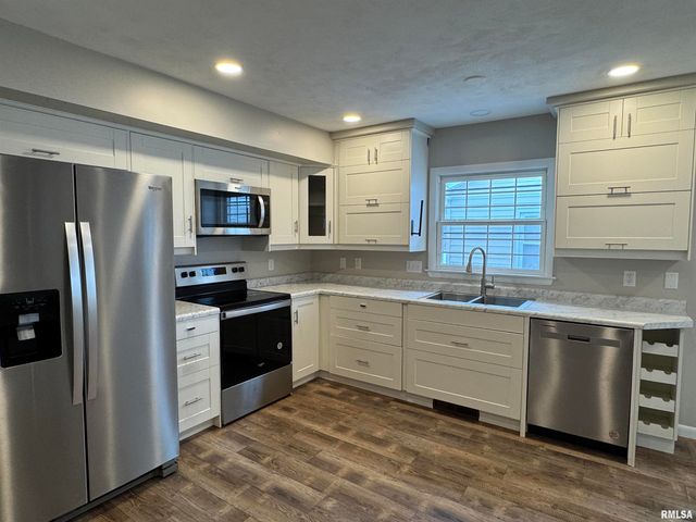 3319 MARQUETTE Street, Davenport, IA 52806