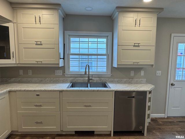 3319 MARQUETTE Street, Davenport, IA 52806