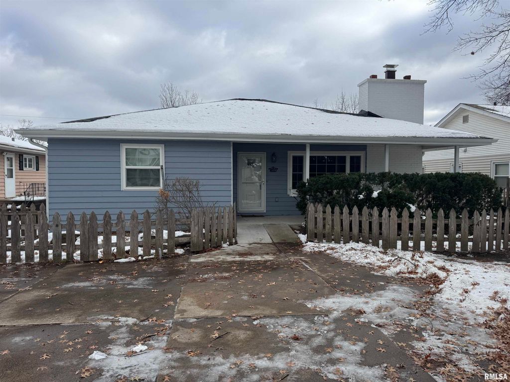 3319 MARQUETTE Street, Davenport, IA 52806