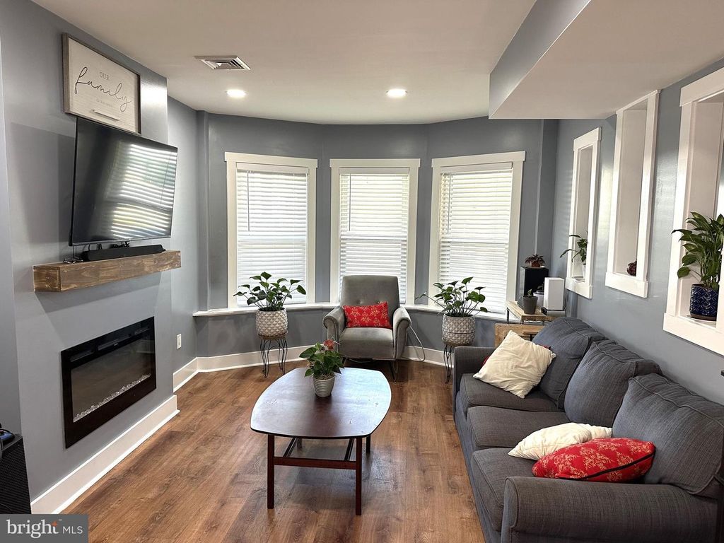 68 S 5TH AVE, Coatesville, PA 19320