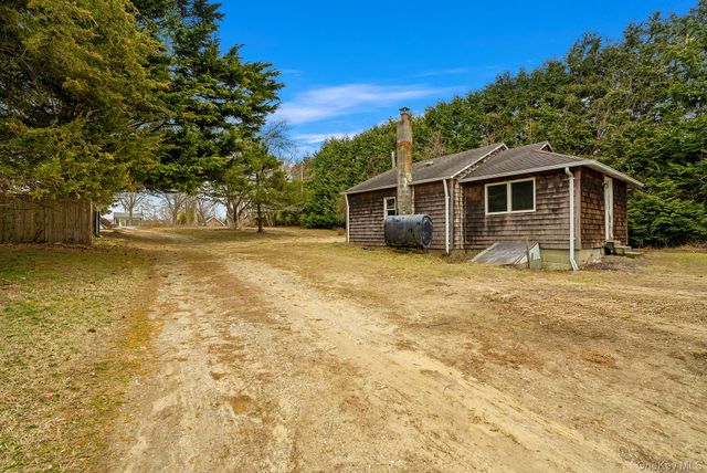 44 Cross Highway, Amagansett, NY 11930