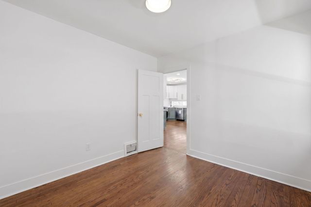 5853 W Newport Avenue, Chicago, IL 60634
