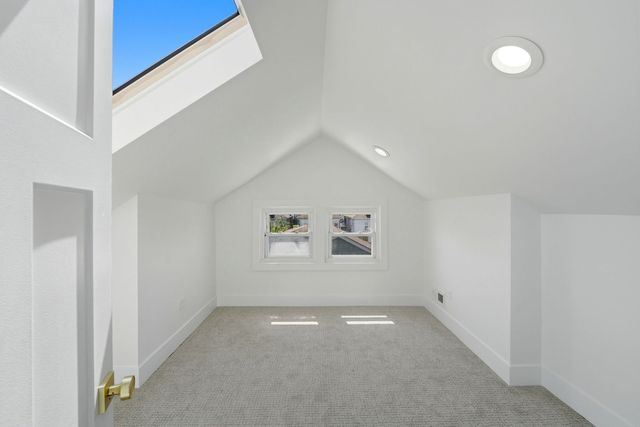 5853 W Newport Avenue, Chicago, IL 60634