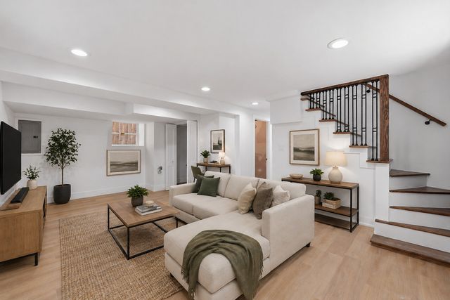 5853 W Newport Avenue, Chicago, IL 60634