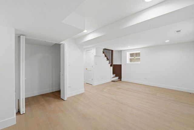 5853 W Newport Avenue, Chicago, IL 60634