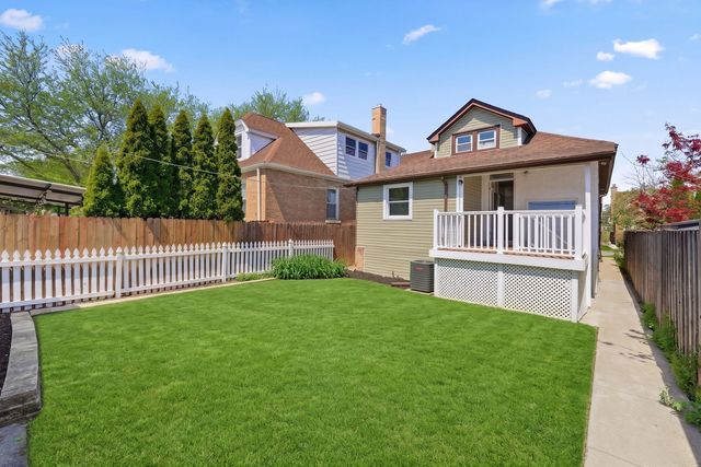 5853 W Newport Avenue, Chicago, IL 60634
