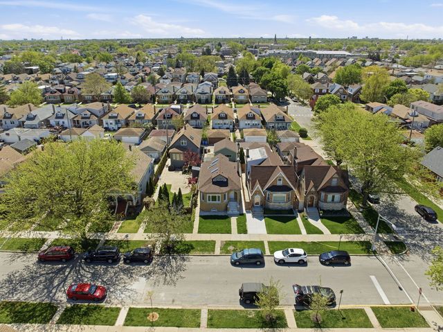 5853 W Newport Avenue, Chicago, IL 60634