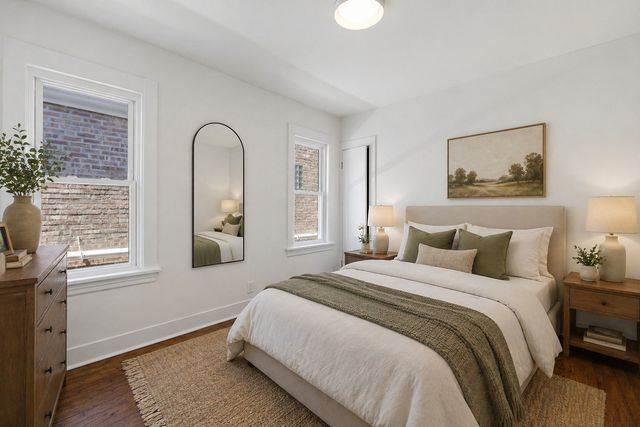 5853 W Newport Avenue, Chicago, IL 60634