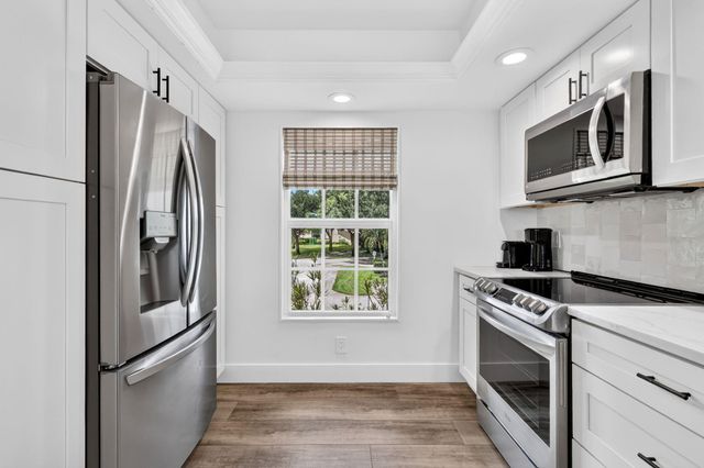 18449 SE WOOD HAVEN Lane E, Jupiter, FL 33469