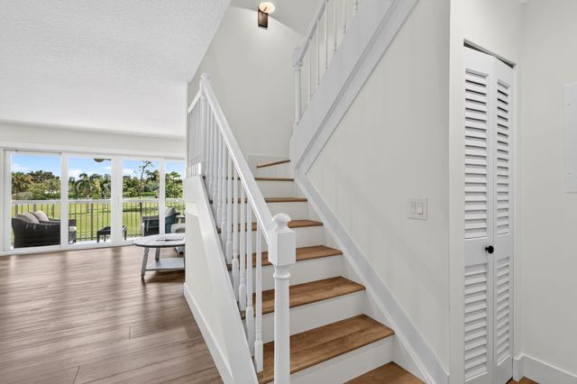 18449 SE WOOD HAVEN Lane E, Jupiter, FL 33469