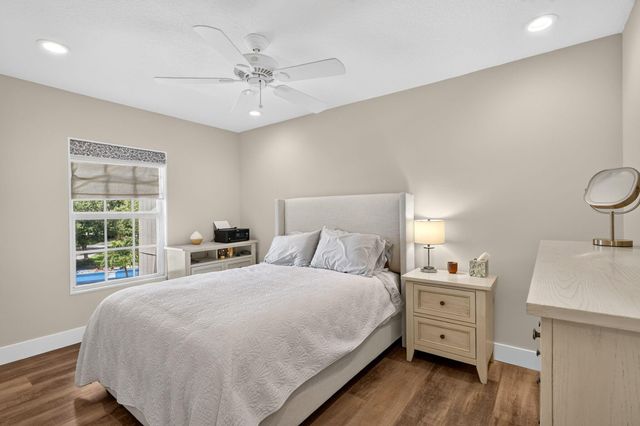 18449 SE WOOD HAVEN Lane E, Jupiter, FL 33469