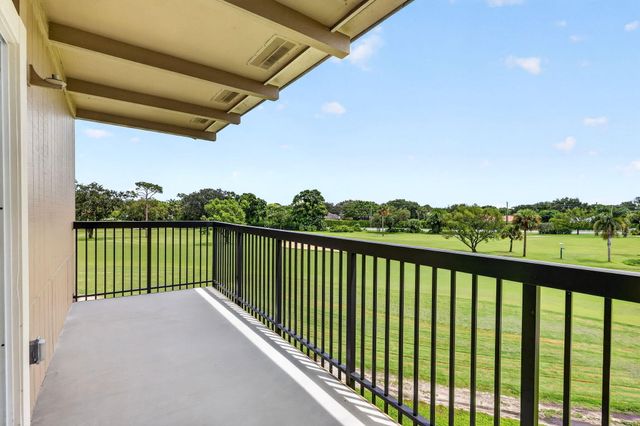 18449 SE WOOD HAVEN Lane E, Jupiter, FL 33469