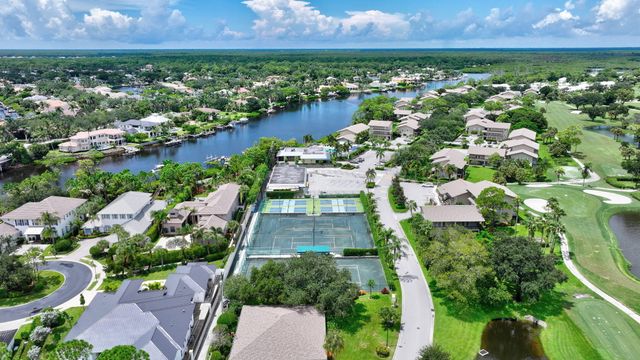 18449 SE WOOD HAVEN Lane E, Jupiter, FL 33469