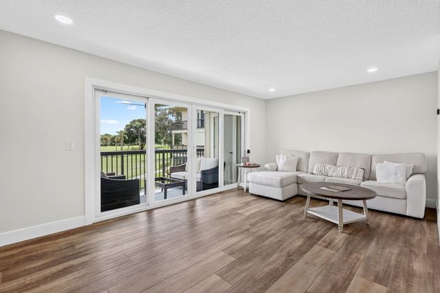 18449 SE WOOD HAVEN Lane E, Jupiter, FL 33469