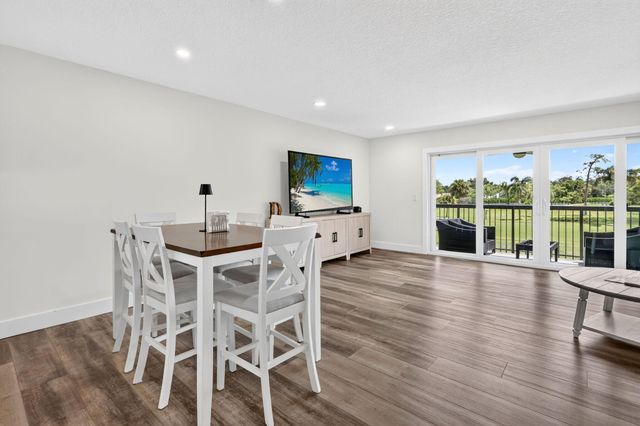 18449 SE WOOD HAVEN Lane E, Jupiter, FL 33469