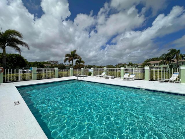 2130 SE Wild Meadow Circle, Port St. Lucie, Port St Lucie, FL 34952