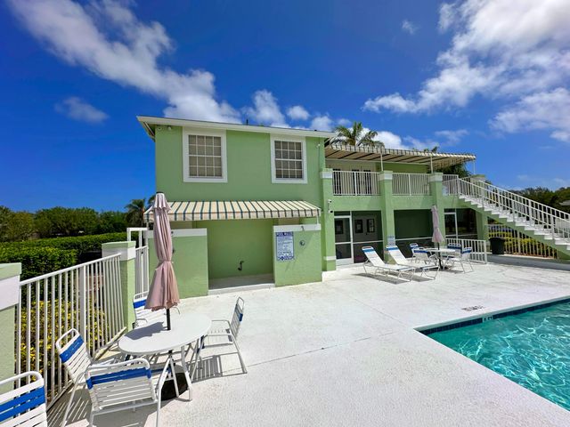 2130 SE Wild Meadow Circle, Port St. Lucie, Port St Lucie, FL 34952