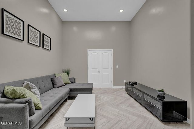 3852 Object Place, El Paso, TX 79938