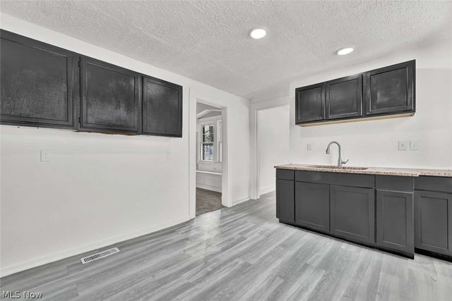 12824 Woodside Avenue, Cleveland, OH 44108