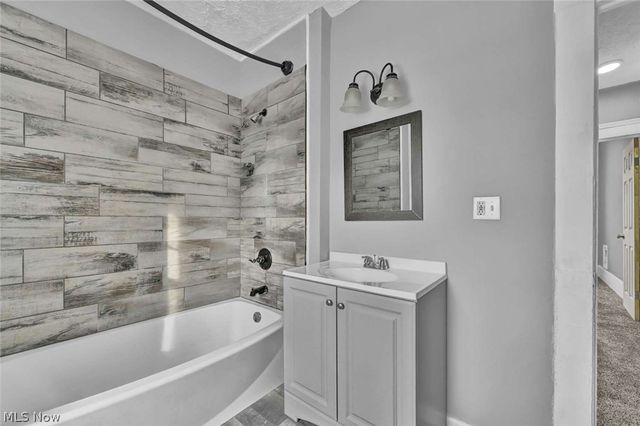 12824 Woodside Avenue, Cleveland, OH 44108