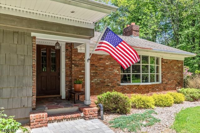 18 Stiles Road, Warren Twp., NJ 07059