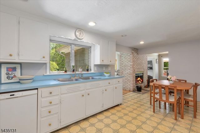 18 Stiles Road, Warren Twp., NJ 07059