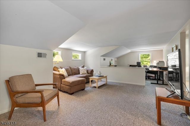 18 Stiles Road, Warren Twp., NJ 07059