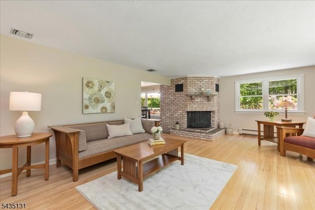 18 Stiles Road, Warren Twp., NJ 07059