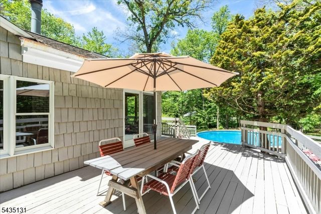 18 Stiles Road, Warren Twp., NJ 07059
