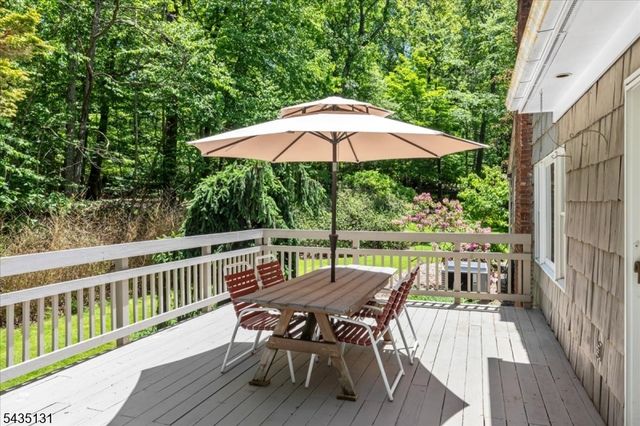 18 Stiles Road, Warren Twp., NJ 07059