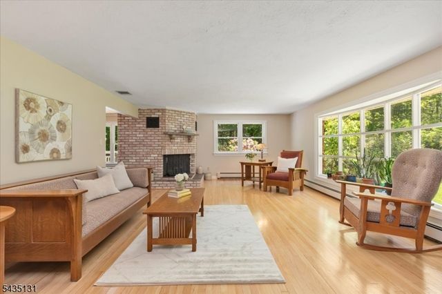 18 Stiles Road, Warren Twp., NJ 07059