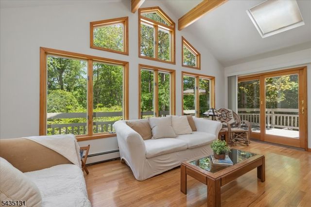 18 Stiles Road, Warren Twp., NJ 07059