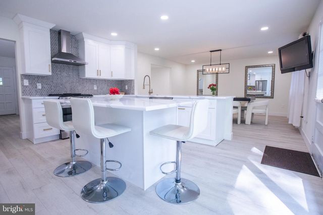 1028 CARDINAL LN, Cherry Hill, NJ 08003