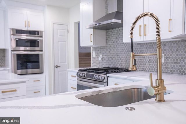 1028 CARDINAL LN, Cherry Hill, NJ 08003