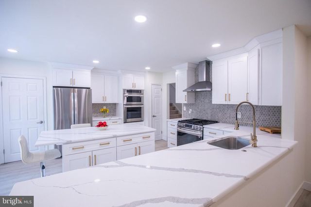1028 CARDINAL LN, Cherry Hill, NJ 08003