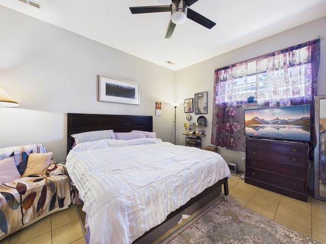 4336 S Saint Lawrence Avenue G, Chicago, IL 60653