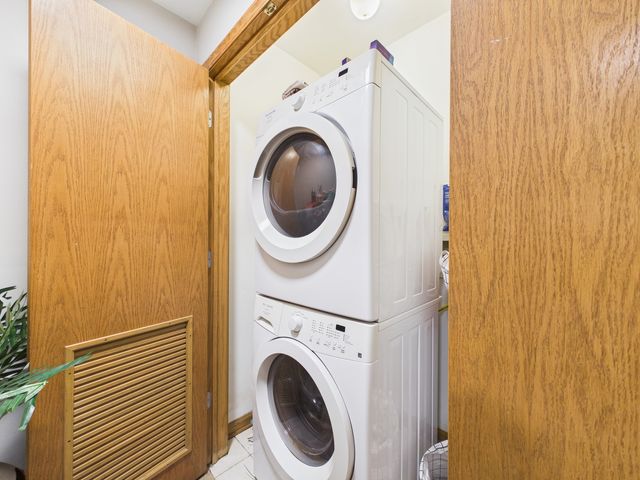 4336 S Saint Lawrence Avenue G, Chicago, IL 60653