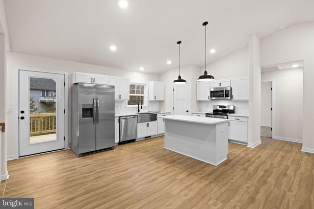8354 COOLIDGE CIR, King George, VA 22485