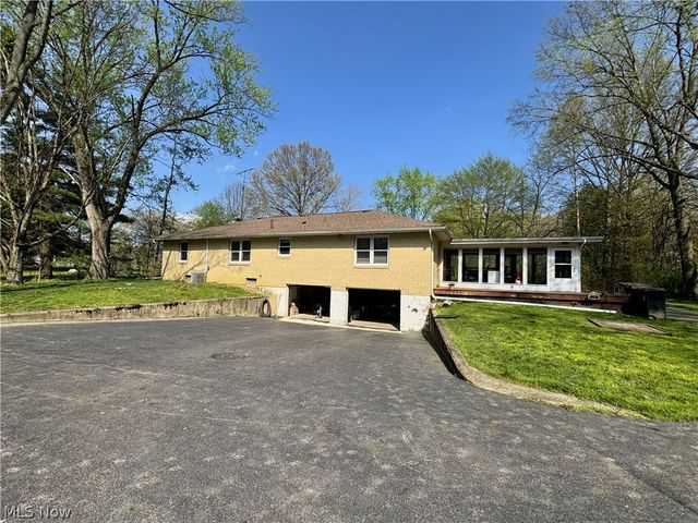 2315 Howland Wilson Road, Cortland, OH 44410